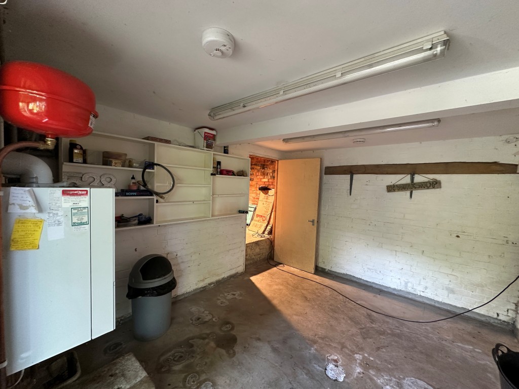 Lot: 125 - THREE-BEDROOM DETACHED HOUSE WITH POTENTIAL - Boiler/ cellar room under the property